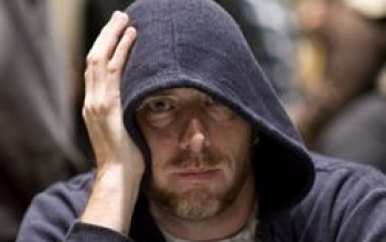 Fraudeur spoelt neppe pokerchips weg in de WC