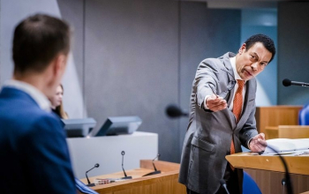 Pas over 2 jaar verbod op gokreclames volgens minister Weerwind